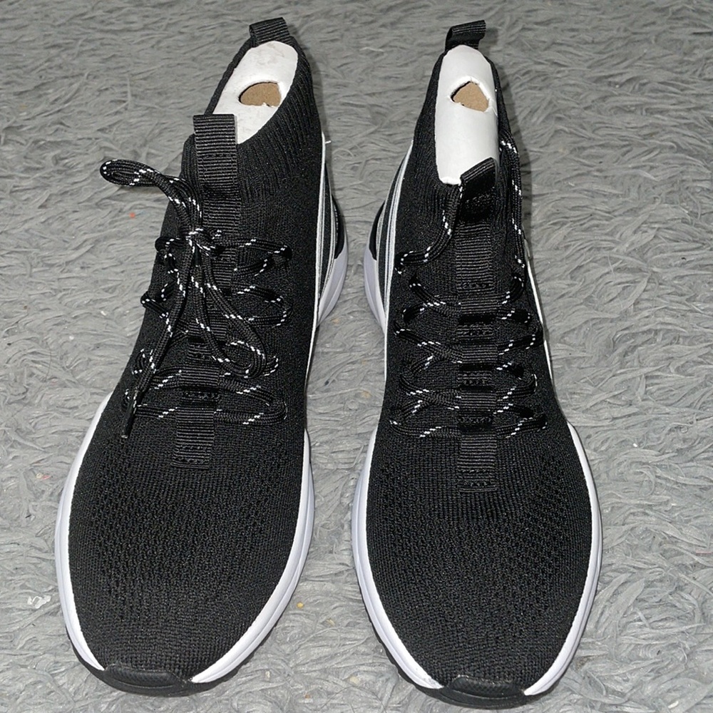 NEVER WORN Guess Brite knit high top sneakers in black fabric